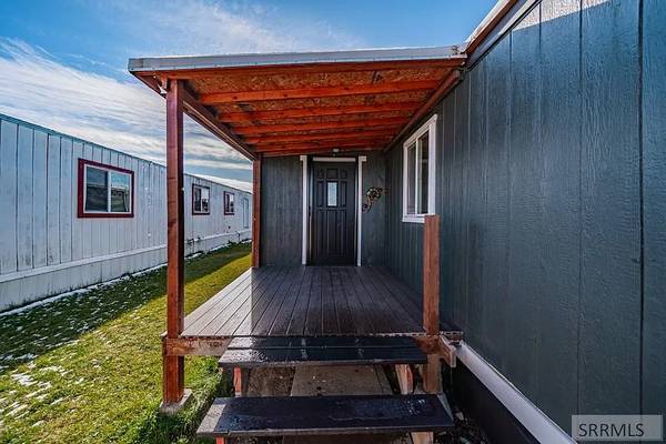 $60,000 / 2br - 820ft2 - 1972 mobile home (Rexburg)63952520200451121