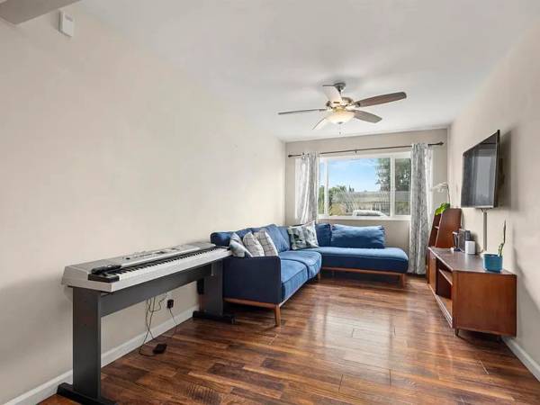 $176 / 4br - 1250ft2 - walk to National Wildlife Refuge and BEACH! (Imperial Beach)63998456155906124