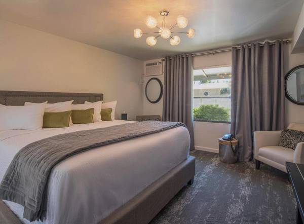 $500 / 1br - WEEK RATE on Furnished 1 Bed with Wifi and TV - Perfect Location (Del Paso Blvd)63919496015106121