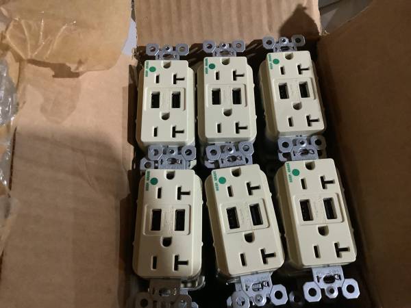 Electrical Legrand recepticale 1