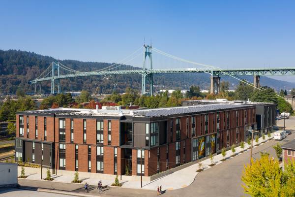 $1,675 / 2br - 792ft2 - Elevator, Onsite Management, Window Coverings (6520 N Salem Ave, Portland, OR)63615695903107122