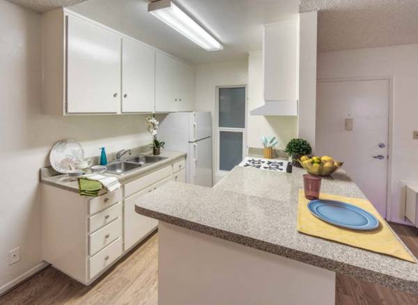 $1,645 / 1br - 555ft2 - Laundry Facilities, On-Site Maintenance, Clubhouse (630 W Duarte Rd, Monrovia, CA)63869889154049124