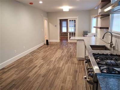 $3,300 / 3br - 1400ft2 - $3300; 3Br/1ba SIN COMISIÓN; cerca de Ball y Davis. Disponible 10/1 (Medford)63856664926721121