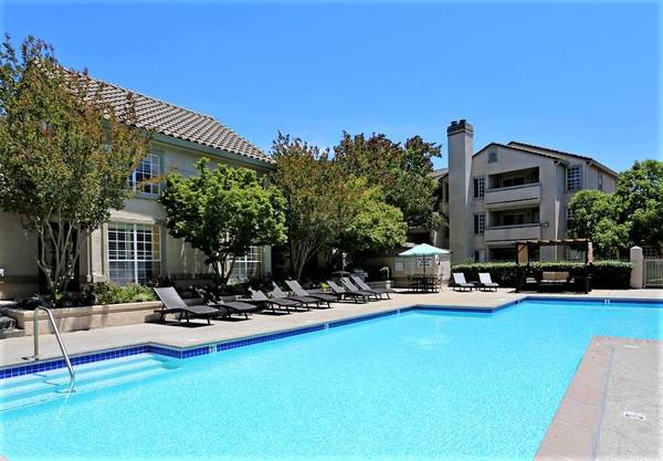 2bd 2ba, Clubhouse, Stainless Steel Appliances 1