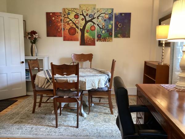 $2,700 / 2br - Beautiful sun soaked fully furnished first floor large apartment Easth (Easthampton)64017045531906121