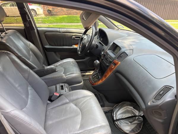 1999 Lexus rx300 - $2,600 (garland)63489212149763122