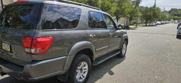 TOYOTA SEQUIOA SR5 4X4 LOW MILES WOW!! $5999 - $5,999 (Staten Island)63469910917891124