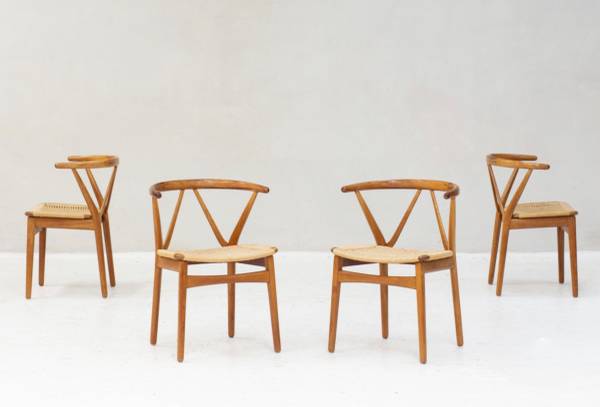 Rare Mid Century BRUNO HANSEN Wishbone Chair set. Teak and Cord x 4 1