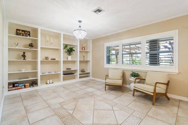 $625,000 / 2br - 1786ft2 - 2 Beds 2 Baths House (West Palm Beach)63825130829571121