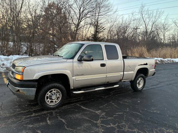 2004 GMC Sierra 2500 1