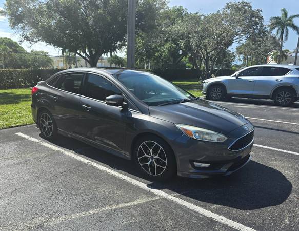 2015 Ford focus w/ se sport package - $8,900 (Delray Beach)63479884888067121