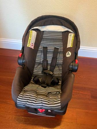 Graco infant carseat 1