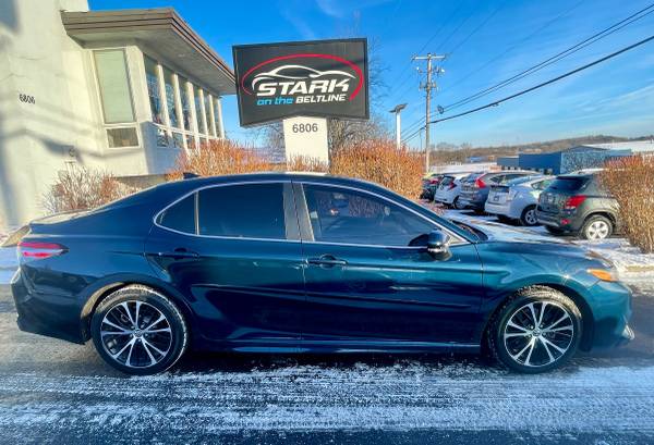 2018 Toyota Camry SE 2.5L Auto only 116k Locally Owned Clean Title 1