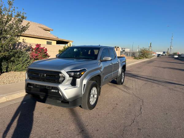 2024 Toyota Tacoma SR5 4x4 1