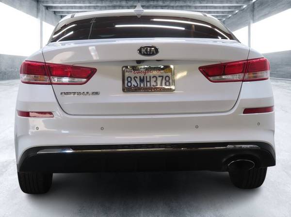 2020 Kia Optima LX Sedán - $13,999 (Escondido Auto Super Center)63470051493761124