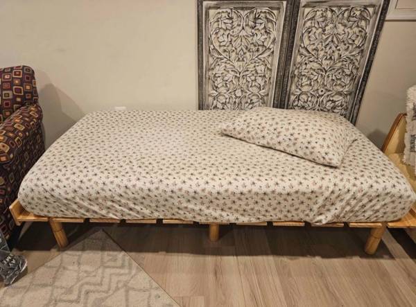 Twin platform bed 1