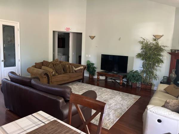 $900 / 5br - SOBER LIVING ENVIRONMENT (santa rosa)63845956489091121