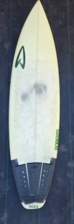 Roberts shortboard surfboard 6'0 26.1l EPS 1