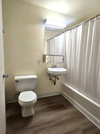 $1,095 Cozy Studio For Six Months (Belltown)63890096346627122