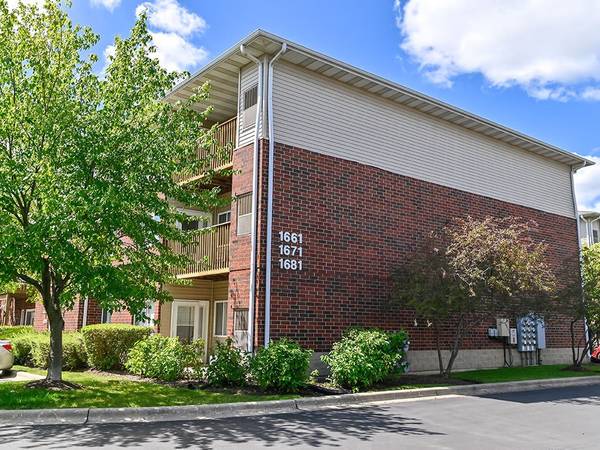 $1,835 / 2br - 978ft2 - New Inside, New Vibe. (2330 Samson Way, Waukegan, IL)63846717012995124
