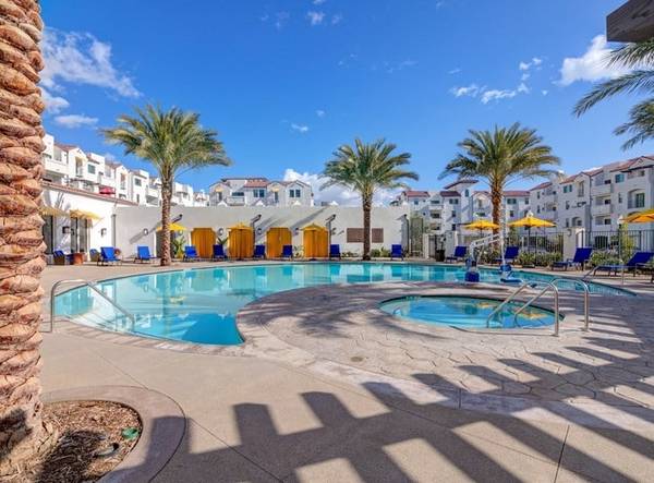 Dishwasher, Cabanas and Pool Beds, Walk-in Closets 1