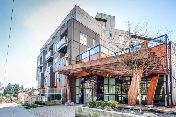 Penthouse level greenbelt facing 1 Bedroom Condo 1