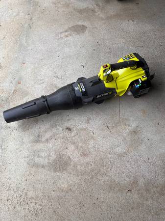 Ryobi Leaf blower 1