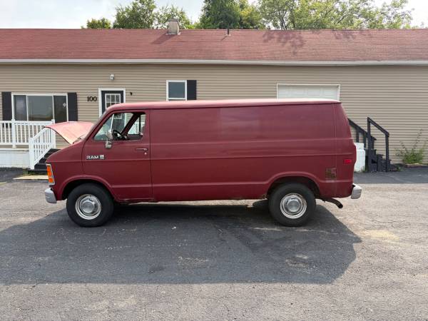 1990 Dodge Ram Van 2500 1