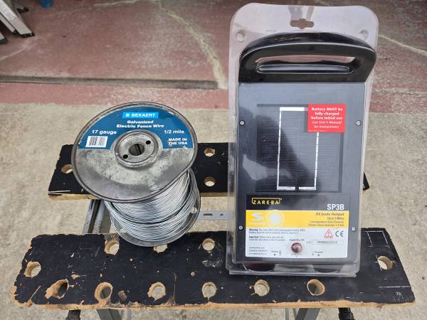 Zareba Solar Powered Electric Fence 1