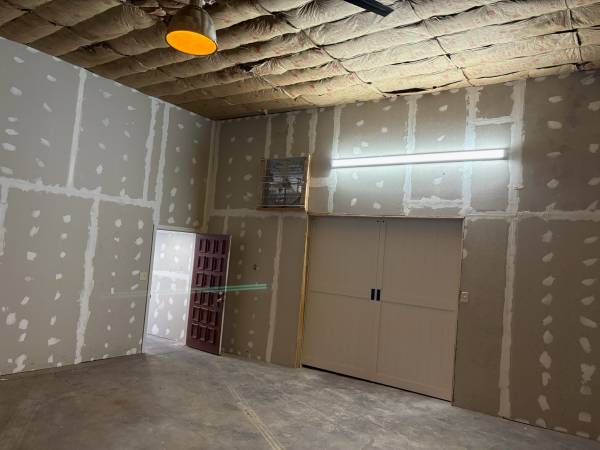 $1 / 2050ft2 - Storage 500+ 800 SF (Stony Point)64035736530434123