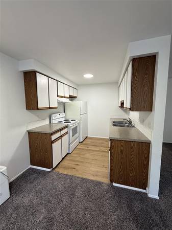 Spacious 3 Bedroom, 2 Bathroom Unit at Viking Suites Apartments 1