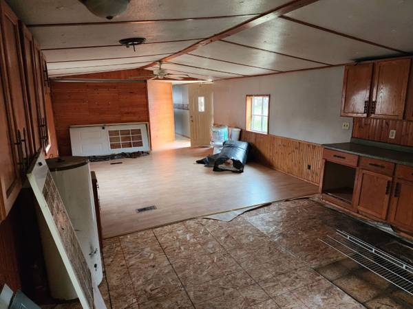 $13,500 / 3br - Fixer-Upper 3BR 2BA Mobile Home (Wautoma)64163324168451123