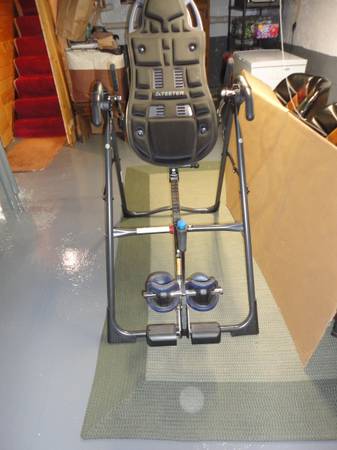 teeter inversion back table - $250 (Hamburgo)62918236537091122