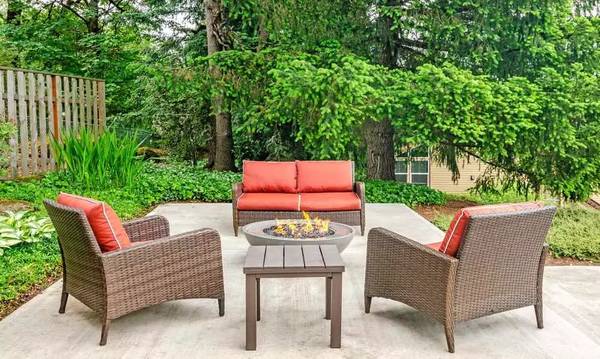 $1,899 / 2br - 940ft2 - Enjoy a free month of rent! (Lake Oswego - Mountain Park)63999453715842122