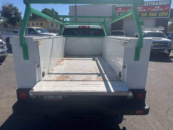 2017 RAM 3500 SLT 4dr - Photo 8