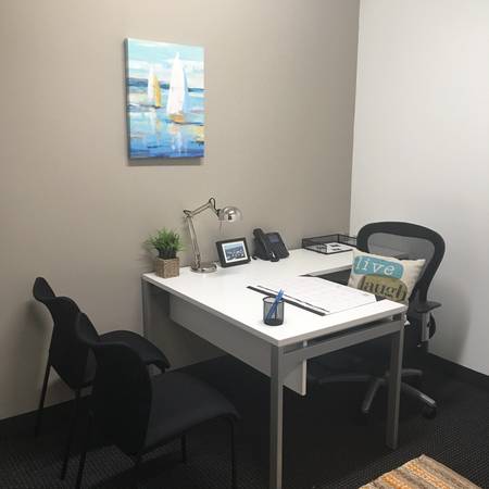 Oficinas privadas listas para usar por $795: ¡Acceso 24/7! ¡Acceso a gimnasio y duchas! (¡Solana Beach! Sin verificación de crédito, términos flexibles!)63819361561475123
