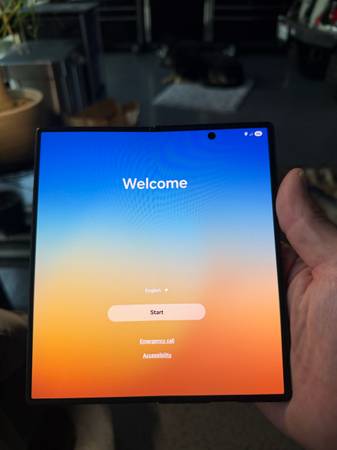 Samsung Galaxy Z Fold7 - Jet black, 512gb, case, box. 1