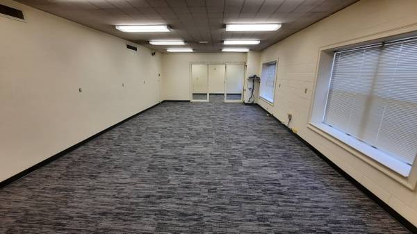 $995 / 1676ft2 - ESPACIO DE OFICINAS EN EL CENTRO, ESTACIONAMIENTO INCLUYE ELECTRICIDAD, AGUA - ALTA CIRCULACIÓN (Erwin)63839300640385122