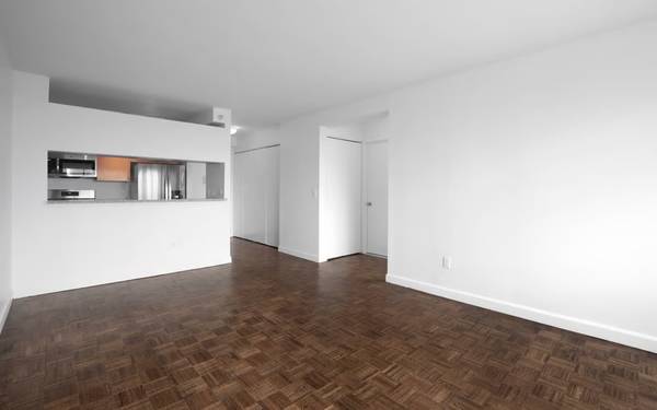 $4,120 / 2br - THE VALUE WINNER ((( NO FEE))) Extreme Luxury Flex 2br Full Service (Midtown West)63945494856323123