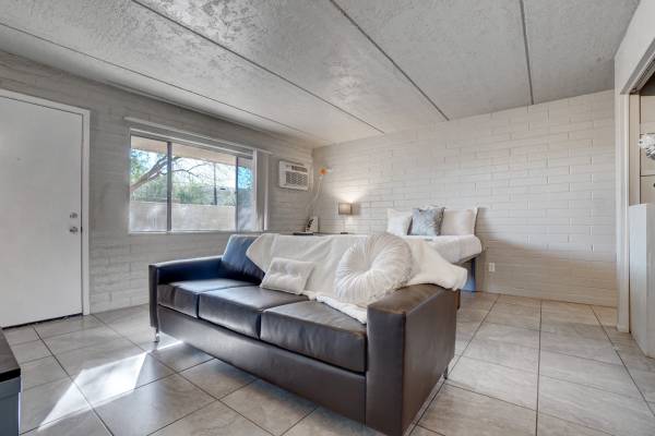 $799 $1,500 - Furnished Studio (1st Ave. and Grant)63674809438593122