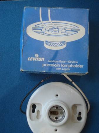 NEW LEVITRON PORECAIN LAMPHOLDER 1