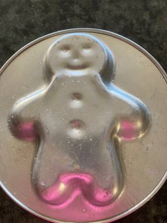 Gingerbread Man cake pan 1