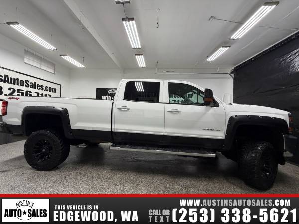 2018 Chevrolet Silverado 3500HD - Photo 2