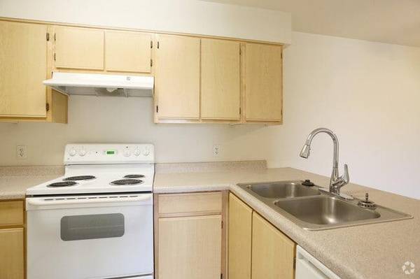 $1,395 / 1br - 767ft2 - Covered Parking, Energy-Efficient Dishwashers, Vaulted Ceilings* (West Eugene - Bethel)63977276534403124