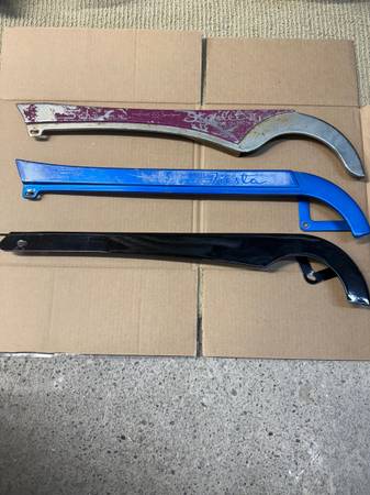 Three Chain Guards 1