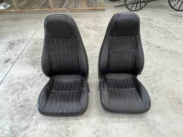 Leather bucket seats 1
