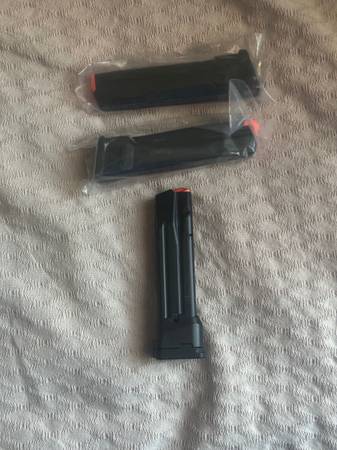 P320 magazines 1