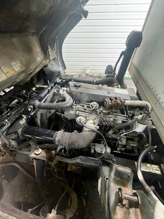 2004 Isuzu NPR Turbo - Photo 5