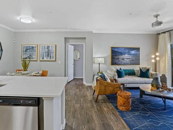 $1,444 / 2br - 1099ft2 - Detached Garages, Cable/ Satellite Available, Gas Grills64024988918531121