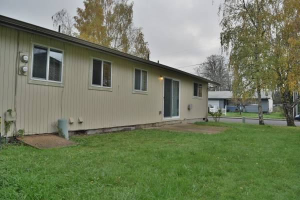 $1,295 / 2br - 785ft2 - $250 Move-In Special! Updated 2bd/1ba Newton Duplex! (Philomath)63945099693443121